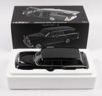 MERCEDES BENZ 200 UNIVERSAL: A&nbsp;1:18&nbsp;scale Norev&nbsp;Mercedes Benz 200 Universal