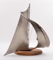 YACHT: A decorative 1950s metal yacht sculpture in full sail on a wooden base, some wiring detached, 37cm high, 38cm wide - 4
