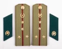 USSR: A pair of Soviet Epaulettes for shirt for the rank of captain of Internal Forces as well as a a pair of Soviet collar tabs (Gorget patch) - Border Troops.