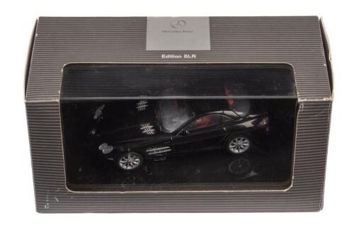 MERCEDES BENZ SLR: A 1:43 scale AutoArt, Mercedes Benz SLR McLaren