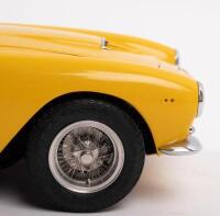 FERRARI: 1:18 scale 1961 Ferrari 250 GT Berlinetta&nbsp;Passo&nbsp;Corto (SWB) in yellow&nbsp;produced by CMC - 5