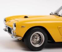 FERRARI: 1:18 scale 1961 Ferrari 250 GT Berlinetta&nbsp;Passo&nbsp;Corto (SWB) in yellow&nbsp;produced by CMC - 6