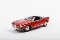 ALFA ROMEO: A circa 1982 Togi 1:23 scale 1955 Alfa Romeo Giulietta Spider 1300 (#15), in perspex case, model is loose on base also has some loose parts - 2