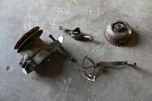 DOUGLAS:A Douglas gearbox, unknown model, believed to be 4hp, complete 3 speed with pulley, gearbox turns [Location: Sydney]