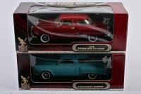 STUDEBAKER: Two 1:18 scale Road Signature Deluxe Edition 1950 Studebaker Champion, red/blue, in fitted window box