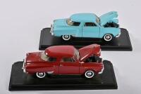 STUDEBAKER: Two 1:18 scale Road Signature Deluxe Edition 1950 Studebaker Champion, red/blue, in fitted window box - 4
