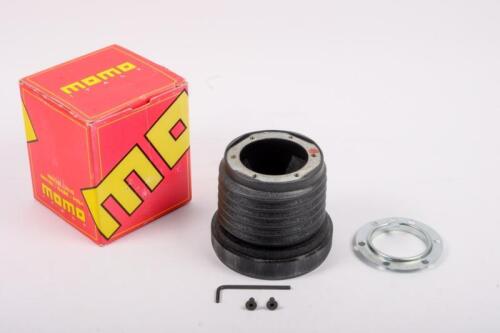 MOMO BOSS KIT: A MOMO Boss Kit suits a Ferrari F40, in original box, missing four of the six screws