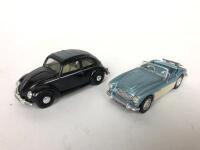 DIORAMA: A contemporary David W.Baker 1950's - 1960's style garage in 1:43 scale, with models - 4