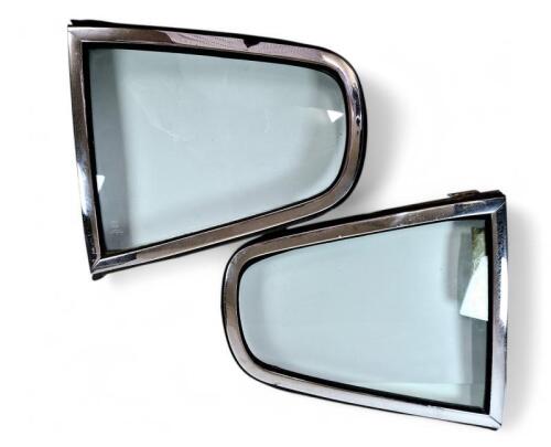 DBS/DBSV8/AMV8: One pair of rear quarter light assemblies.