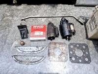 AUTOMATIC GEARBOX: Chrysler 727 automatic gearbox with two starter motors and parts, plus service kits. - 2