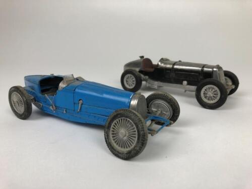 BUGATTI/E.R.A: Two scale models of Bugatti and ERA (each 15cm long)