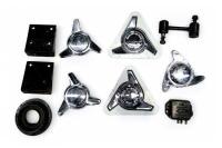 DB5/DB6: Two NOS right hand knock on spinners and three used knock on spinners plus five other used pieces. - 2