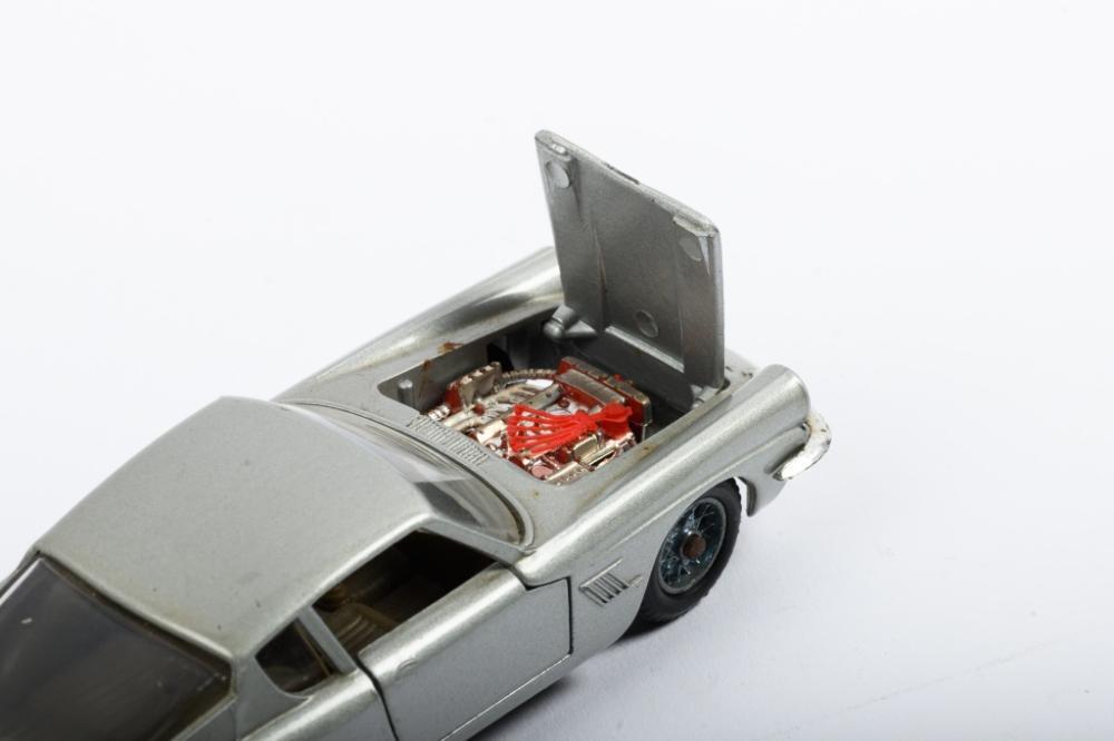 Maserati Mistral 1984 シルバー ミニカー MASERATI MISTRAL: A Maserati mistral coupe in 1:43 scale, silver