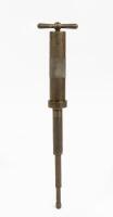 GREASE GUN: A circa 1920s Enots Autoram brass grease gun, 38cm long