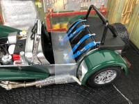 CATERHAM: A 1:18 Kyosho Caterham Super Seven - 5