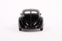 TYPE 57: A excellent 1:18 scale Bugatti Type 57 SC Atlantic diecast model - 3
