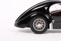 TYPE 57: A excellent 1:18 scale Bugatti Type 57 SC Atlantic diecast model - 8