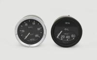 OIL PRESSURE&nbsp;GAUGES: Two Smiths 52mm diameter&nbsp;Oil Pressure Gauges