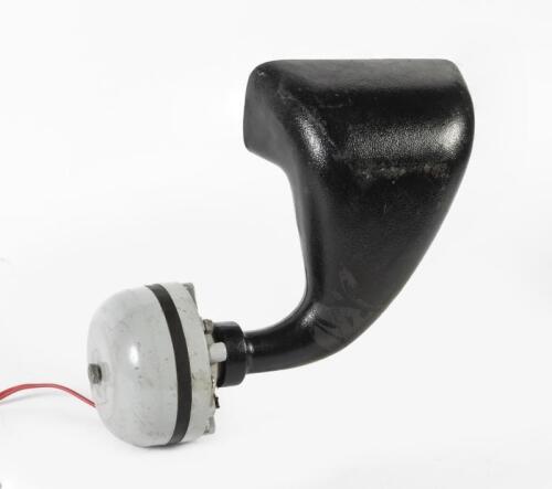 ELECTRONIC SIREN: A San Ming S-100S electronic siren, untested
