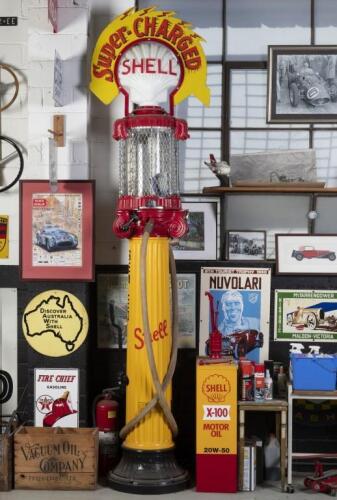 CORINTHIAN PUMP: A extremely rare and exceptional circa 1923-1924 Wayne Model 492 'Corinthian' 5&nbsp;gallon capacity hand cranked visible petrol pump presented in Shell livery