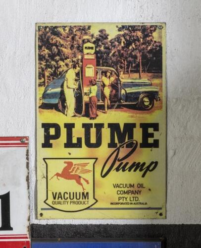 PLUME: A modern reproduction tin 'PLUME&nbsp;Pump' Vacuum Oil Company Australia sign 45cm high, 30cm wide.