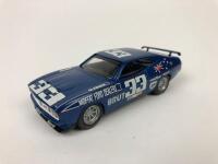 DINKUM CLASSICS: A 1:43 scale XB Moffat No.33 - 2