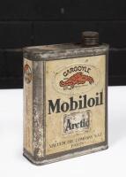 MOBILOIL: An excellent Gargoyle Mobiloil Arctic two quart French motor oil tin, 'Vacuum Oil Company S.A.F Paris'