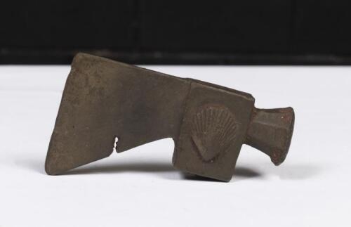 SHELL: A small hatchet & hammer head with Shell logo, no handle