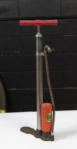 HAND PUMP: A Meidai Super High-Pressure standing hand pump,made in Japan 60cm high