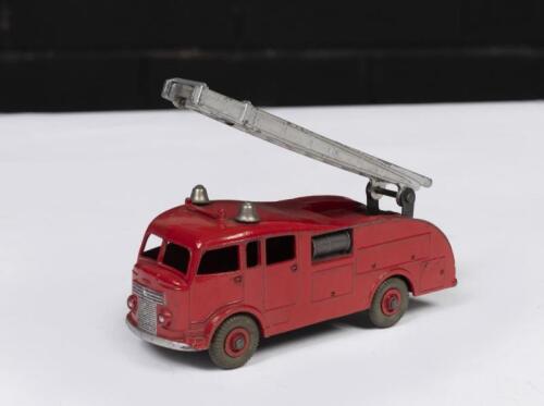 DINKY: A circa 1950s Dinky Toys, Meccano Ltd, Made in England, Fire Engine with ladder (No.555)