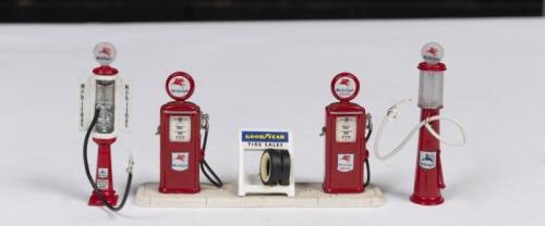 MOBIL: A group of 1:43 scale Mobilgas fuel bowsers
