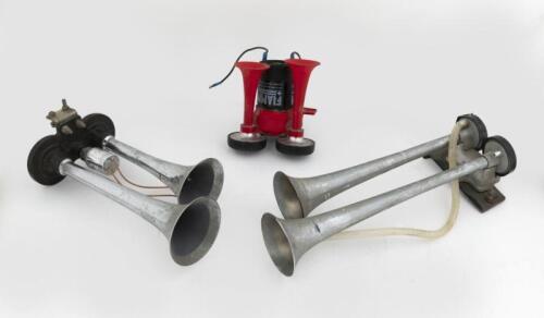HORNS: A group of automobile horns, includes Fiamm Serie 3000 tri-horn unit and two either truck or bus horn units