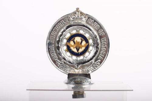 RACV: A Royal Automobile Club of Victoria 'Associate' badge with enameled flat centers consistent with the style of centers used in the c1933-1935 period, numbered to lower '9034', manufactured by Angus & Coote Sydney, 14.5cm high overall
