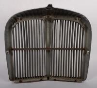 DAIMLER: A Daimler DS420 chrome grille - 4