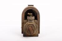 MAGNETO: A Bosch Magneto 'Type DF 4a 13943', 12cm high, 16cm wide - 4