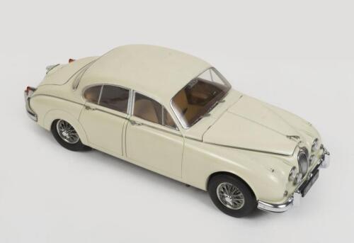 JAGUAR: A highly detailed, Model Icons, 1:18 scale, 1962 Jaguar Mk2 3.8, with opening parts