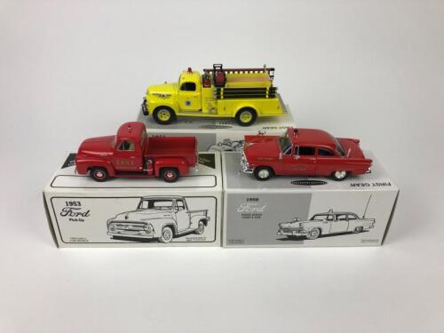 FORD: Three Ford 1/34 scale models by First Gear