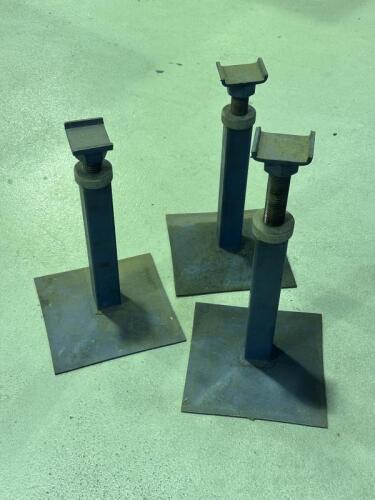 JACK STANDS: Three screw type jack stands, weight capacity unknown