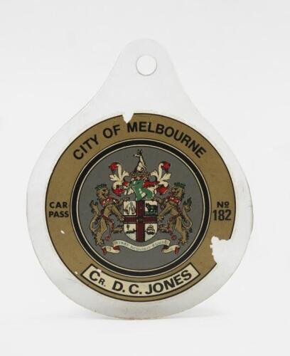 MELBOURNE: A c1950s City of Melbourne councillors car pass No.182 'Cr. D.C.JONES' 10.5cm wide, 13cm high