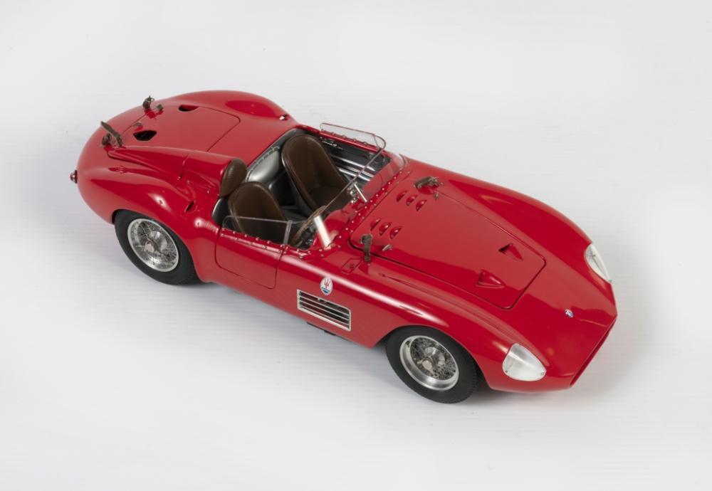MASERATI: A highly detailed CMC 1:18 scale 1955 Maserati 300S