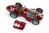 FERRARI: A highly detailed Exoto, 1:18 scale model, 1952 Ferrari 500 F2 Tipo&nbsp;'Short Nose', car No.32 as driven by Albert Ascari