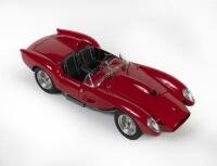 FERRARI: A superb highly detailed 1:18 scale 1957/58 Ferrari 250 Testa Rossa&nbsp;'Pontoon Fender' by CMC models