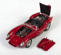 FERRARI: A superb highly detailed 1:18 scale 1957/58 Ferrari 250 Testa Rossa&nbsp;'Pontoon Fender' by CMC models - 3