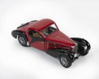 TYPE 57SC: A 1:24 scale Franklin Mint 1936 Bugatti Type 57SC in red & black