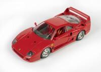 FERRARI: A 1:18 scale Bburago 1987 Ferrari F40 (cod.3032), model with opening features, engine detail, steerable wheels