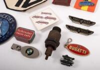 SUNDRIES: A&nbsp;miscellaneous group&nbsp;of various badges and items mostly motoring related - 2
