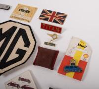 SUNDRIES: A&nbsp;miscellaneous group&nbsp;of various badges and items mostly motoring related - 5