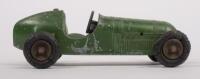 SCAMOLD ALTA 105: A very rare c1939 model of a Scamold Alta 105 race car, model featuring suspension, in green, made in England - 4