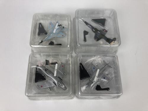 MILITARY AIRCRAFT: A collection of military aircraft scale models