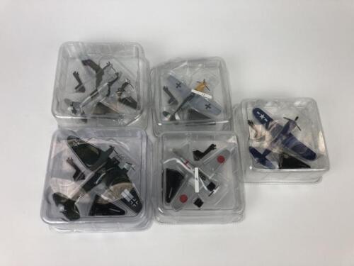 MILITARY AIRCRAFT: A collection of military aircraft scale models